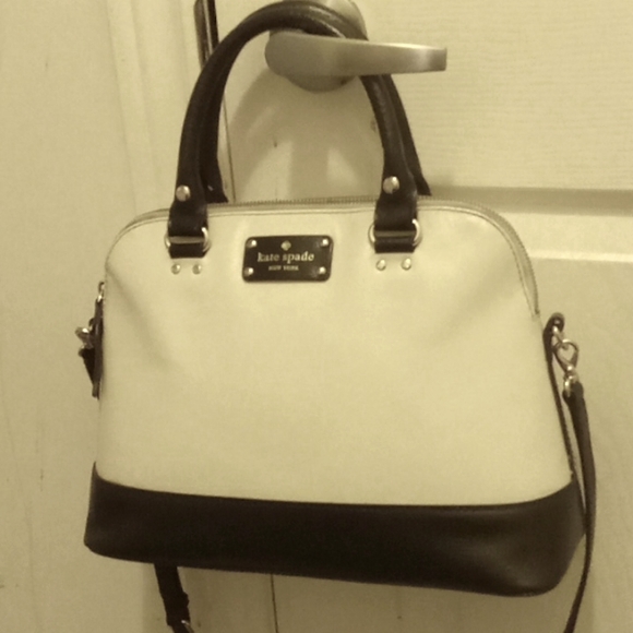SOLD♠️ KATE SPADE ♠️ handbag - Picture 3 of 5